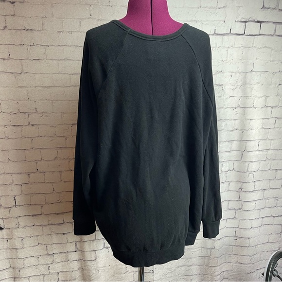 Torrid size 2 keyhole sweatshirt Disney villains - Picture 5 of 7